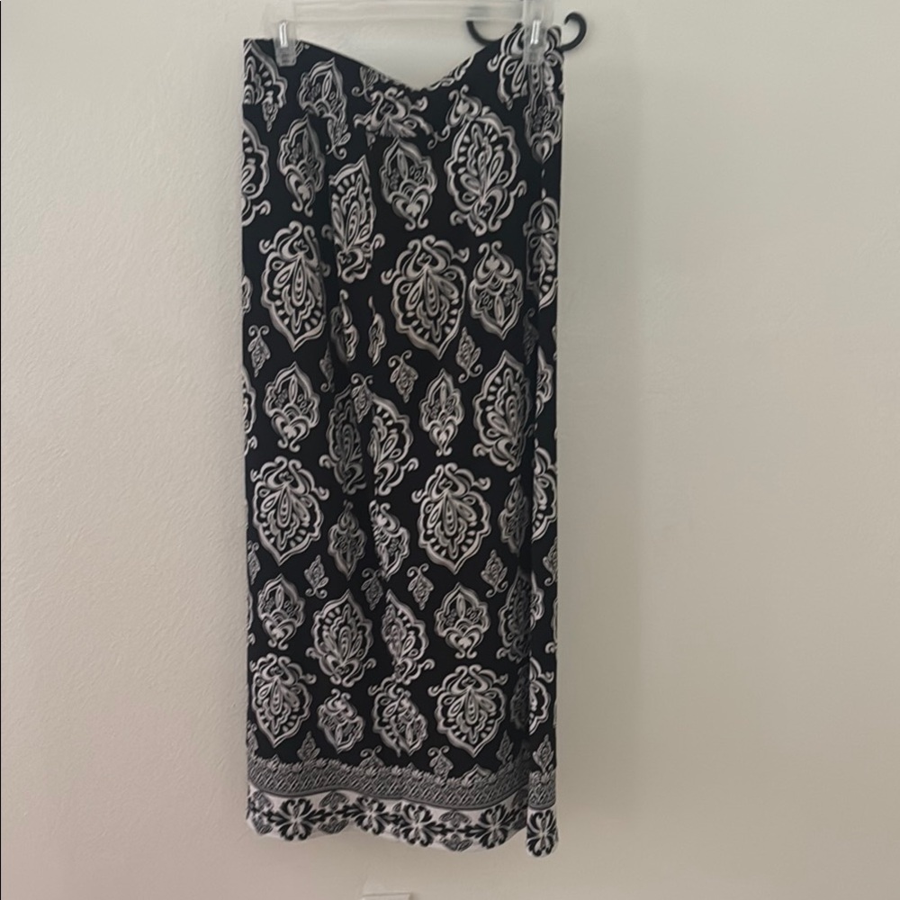 White House Black Market Black and White Maxi Skirt